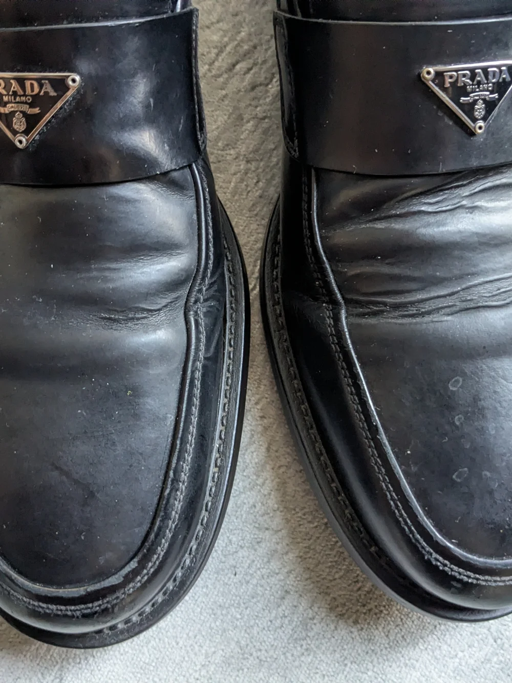 Prada loafers 100%